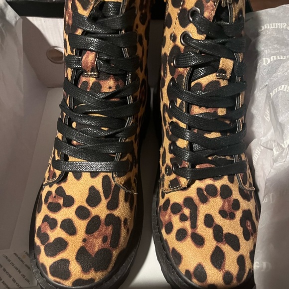 Leopard Zip Up Booties - Picture 4 of 4